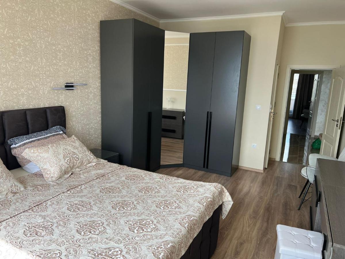 Luxury Penthouse Apartments At Valencia Gardens Burgas Exterior foto