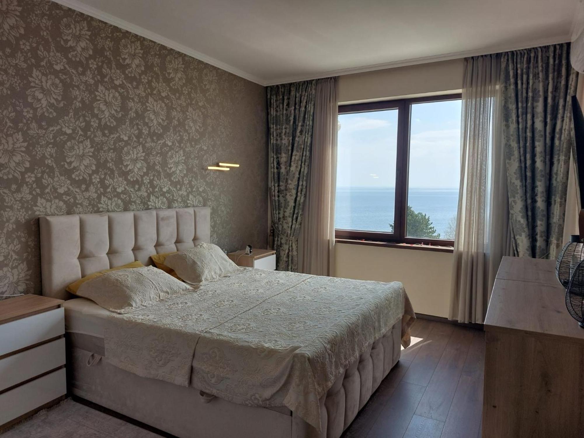 Luxury Penthouse Apartments At Valencia Gardens Burgas Exterior foto